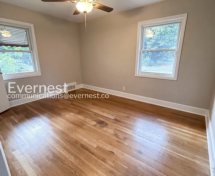 112 Tabor St — Photo 12