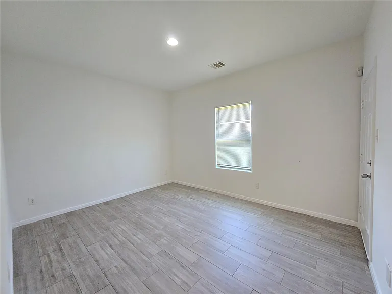 3702 Wylie St #B — Photo 11