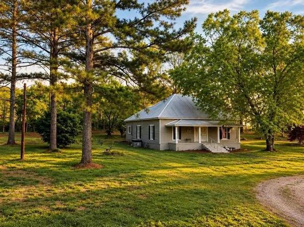 3277 Whiting Rd #3, Talladega, AL 35160