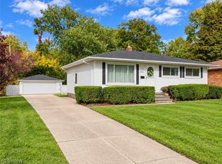 21810 Forestview Cir, Brookpark, OH 44142