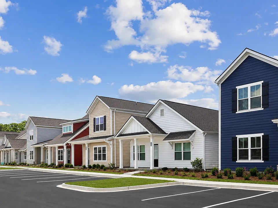 River Ford apartments community photo