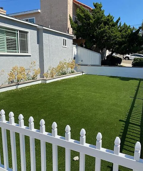 large exclusive use front yard