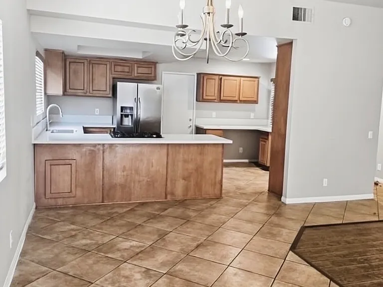 13715 El Rio Ln — Photo 6