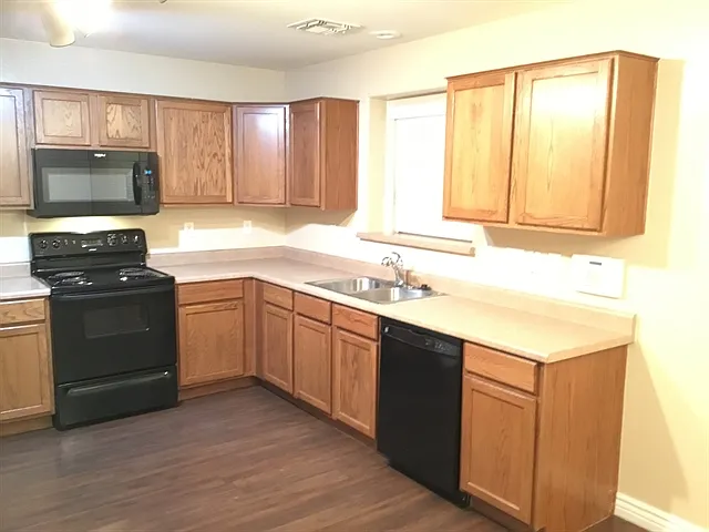 110 W Diamond Trl — Photo 3