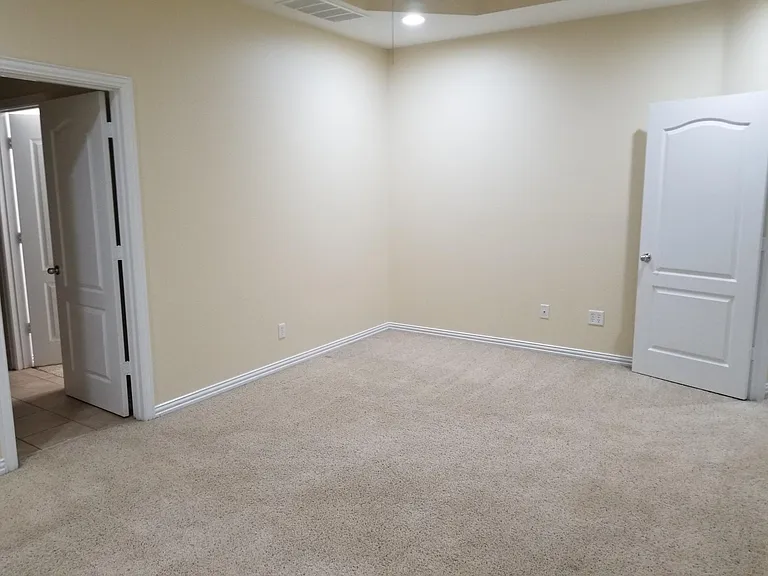 4000 Rome Ct — Photo 24