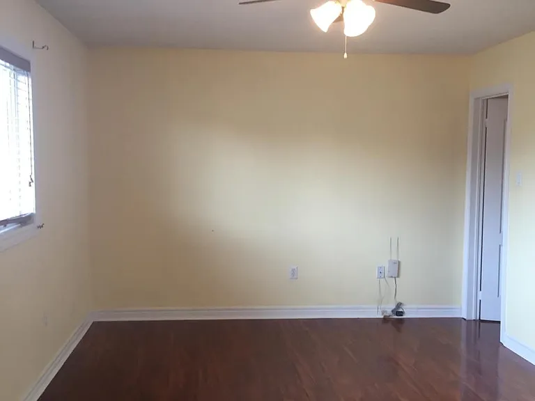 58 Sewells Ln #UPPER — Photo 10