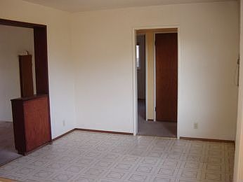 4th image of 5831 69th St