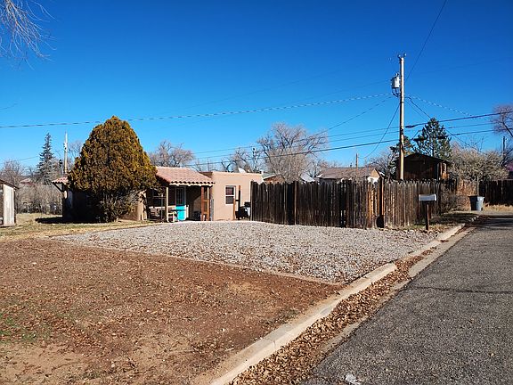 2nd image of 104 E Downey Ave