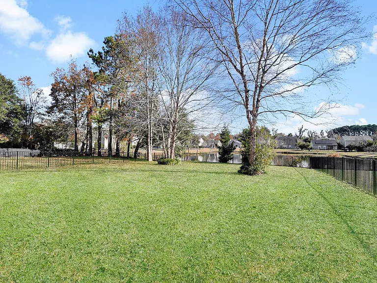25 Pennyroyal Way — Photo 48