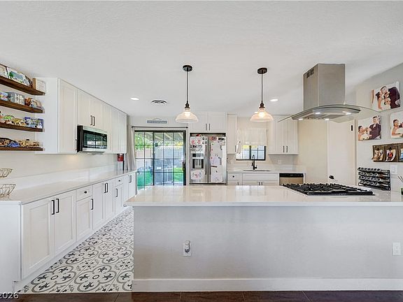 2nd image of 1331 Pinto Rd