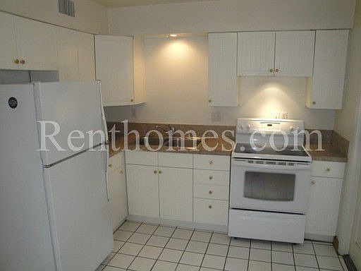 2nd image of 3820-22 Dove St