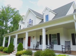 521 Christopher Rd, Sharpsburg, GA 30277