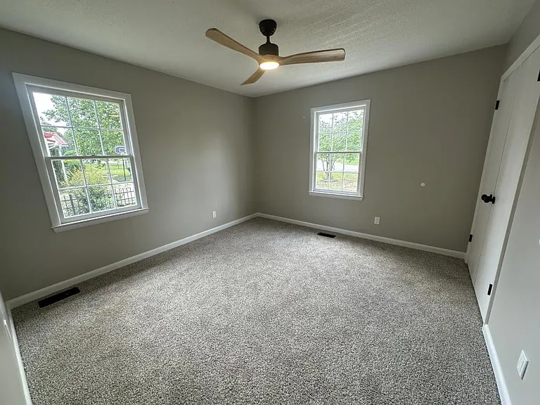 1571 Ireland Dr — Photo 8