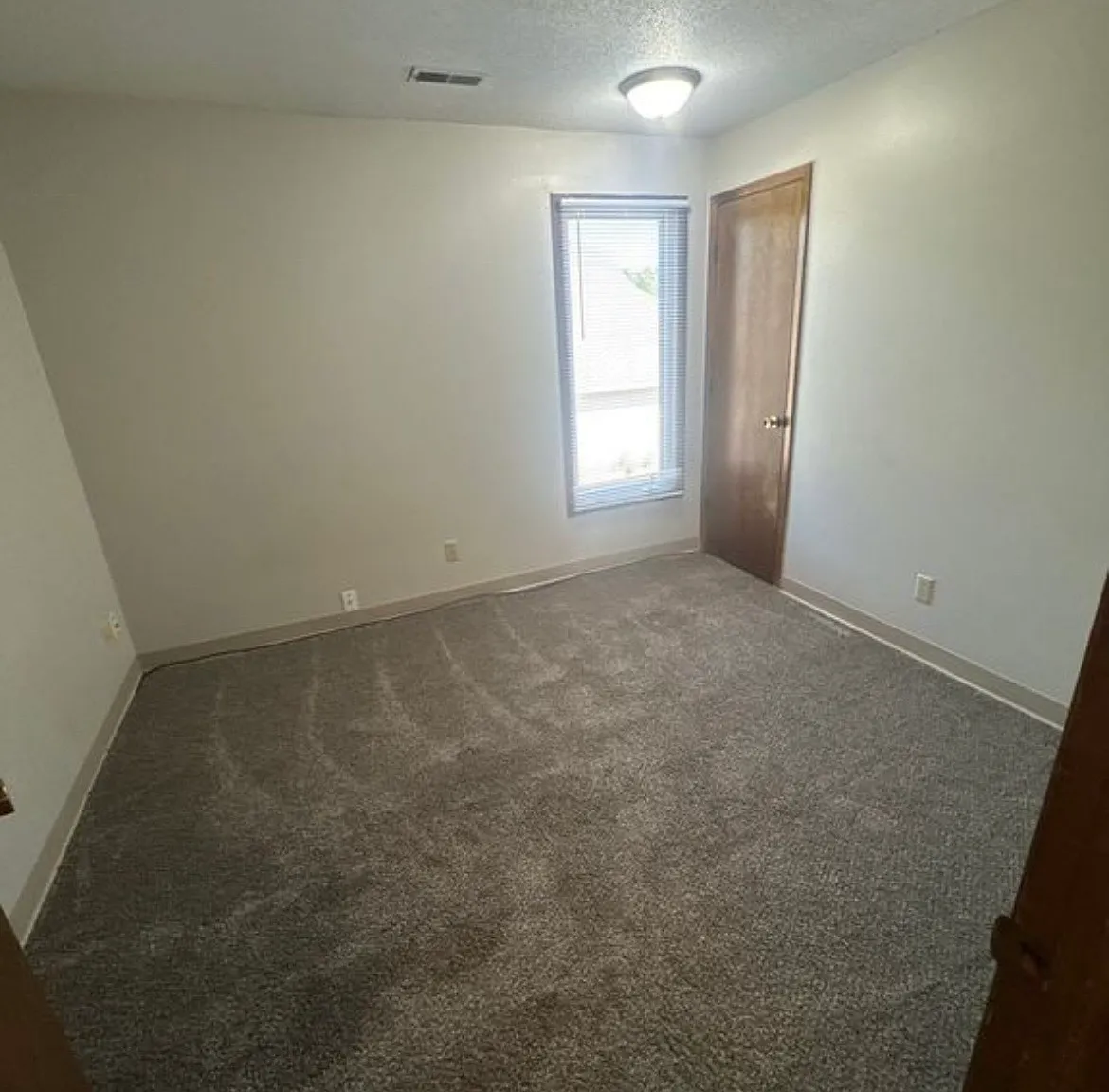 2 bed, 900 sqft, $975 — Photo 2