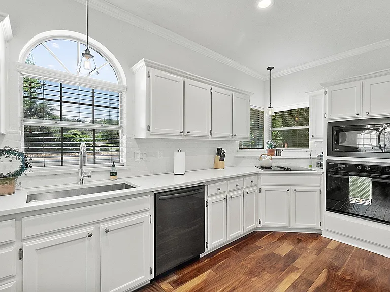 7600 Kiva Dr — Photo 3