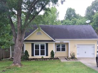 13701 Linthorpe Ct, Pineville, NC 28134