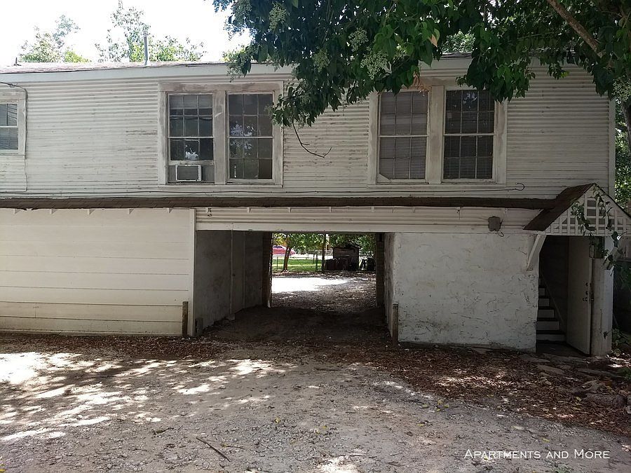 1st image of 831 W Hopkins St