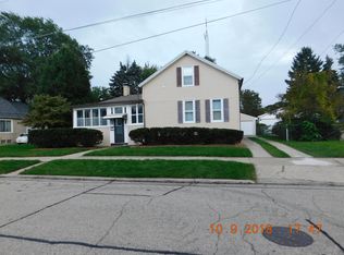 921 44th St, Kenosha, WI 53140