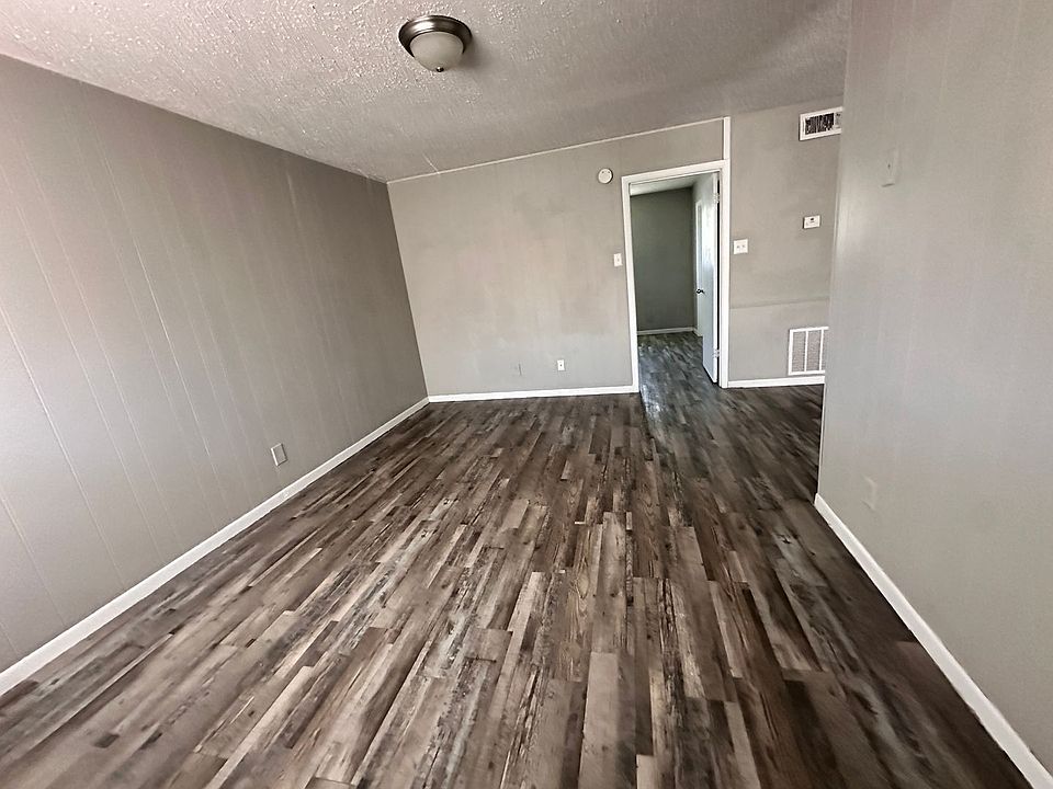 1st image of 1302 Harris Ave #74