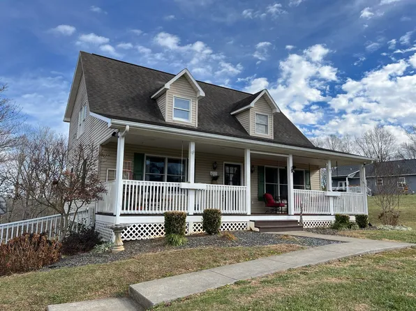 64 Meadow Brook Dr, Rocky Mount, VA 24151