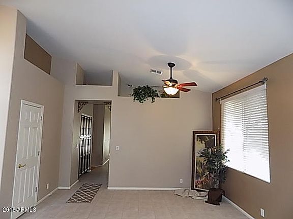 5th image of 827 W Rockrose Way