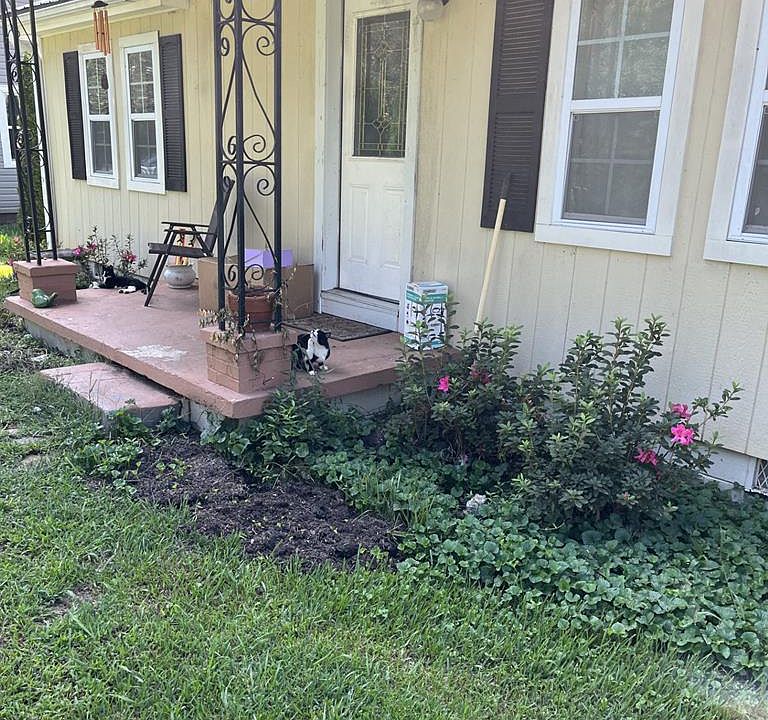 1st image of 1817 Park Dr