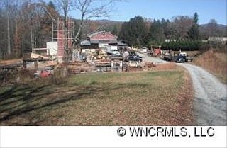 2nd image of 1656 Calvert Rd