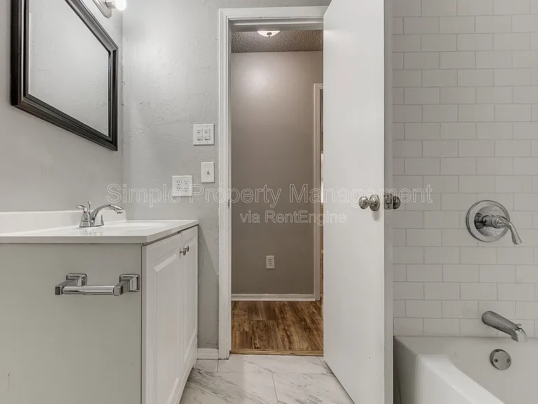 7505 NW 29th St — Photo 21