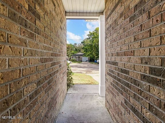 2nd image of 8508R India Ave