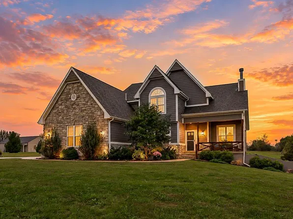 32360 Keystone Dr, Louisburg, KS 66053