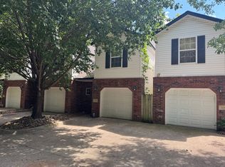 904 S Wood Ave, Fayetteville, AR 72701
