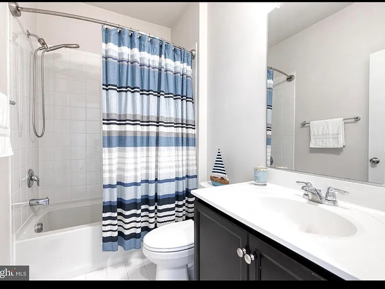 1906 Tuckahoe Ct — Photo 13