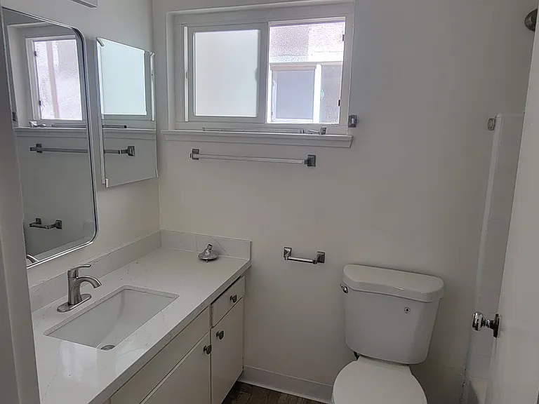 1880 Ednamary Way #D — Photo 7