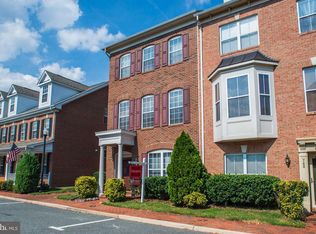 750 Monument Ave, Woodbridge, VA 22191