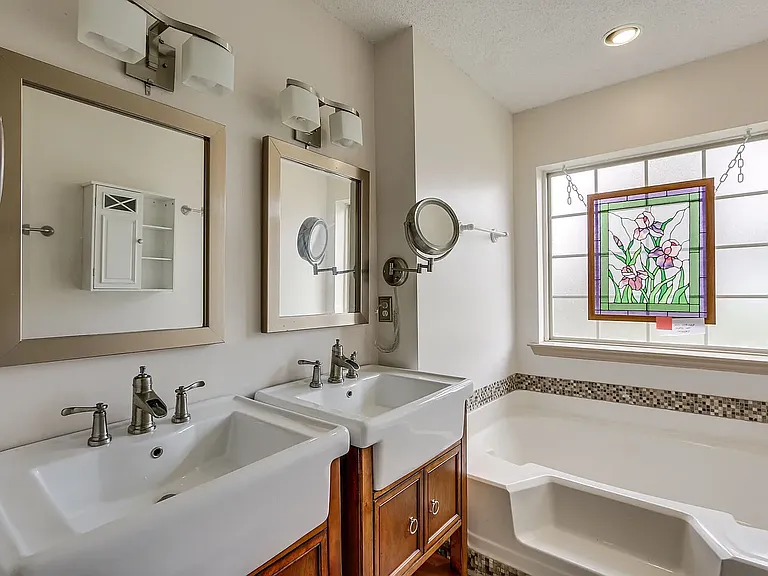 2220 Jo Ann Dr — Photo 15