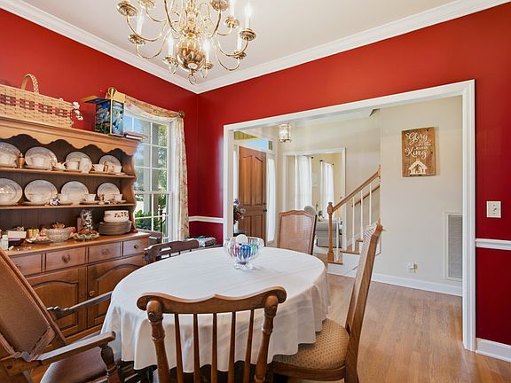 4th image of 1409 Mayberry Ln