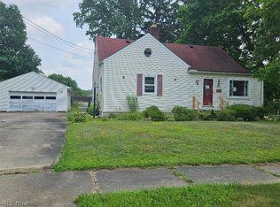 2124 Hillside Ter, Akron, OH 44305