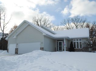 1554 Coventry Ln, Shakopee, MN 55379