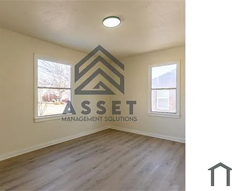 422 E Northrup Dr — Photo 7