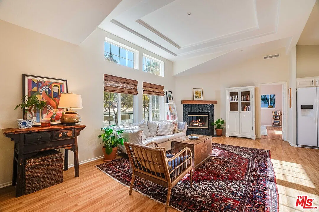 4 bed, 3.0 bath, 1739 sqft, $5,500 — Photo 2