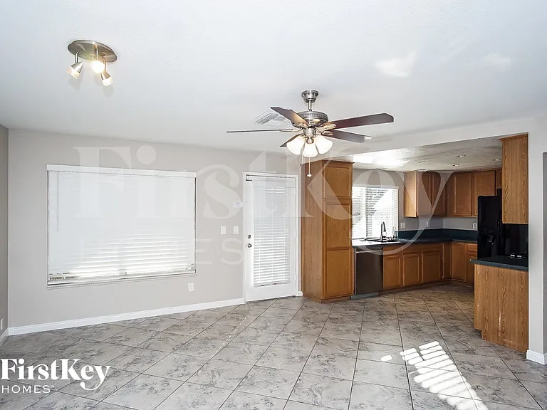 2406 El Cid Ct — Photo 5