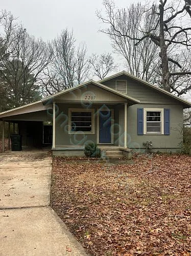 2207 Arkansas Ave