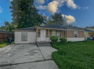1105 Mobile Dr, Pasadena, TX 77506