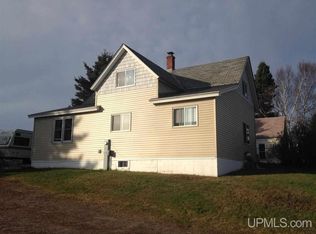 230 S Steel St, Ishpeming, MI 49849