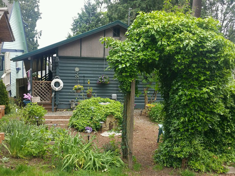1st image of 18948 Harris Ave NE