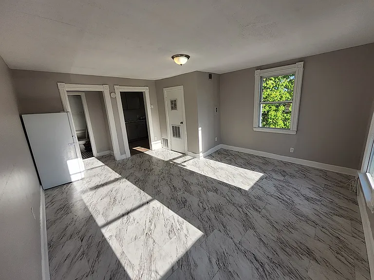 59 Van Ness St #1 — Photo 3