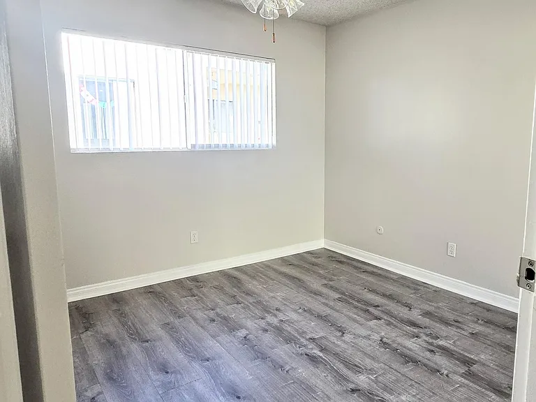 4525 Hamilton St #1 — Photo 18