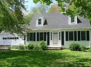 8 Lantern Ln, Chelmsford, MA 01824