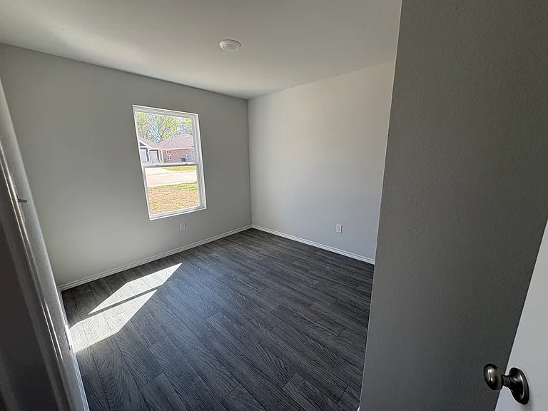 211 Blue Bird Ln — Photo 13
