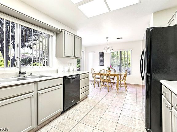 4th image of 3013 Sungold Dr